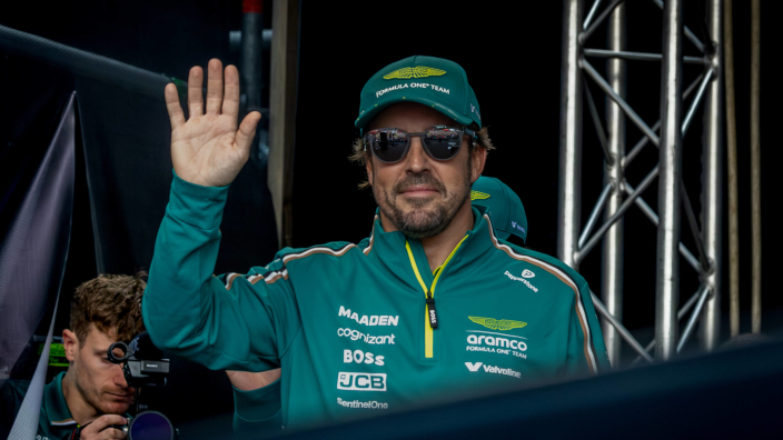 Fernando Alonso reveals terms to keep racing with Aston Martin in F1