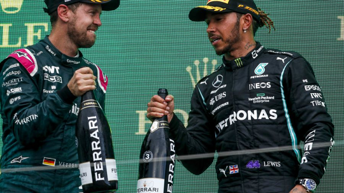 Hamilton ziet Vettel met pensioen gaan: "Maakt niet dat ik er nu ook aan denk"