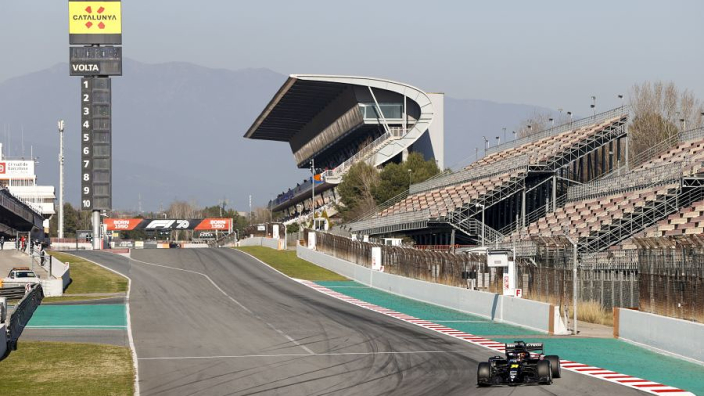 VIDÉO - Faites un tour du circuit de Barcelone à bord d'une F1 de 2022