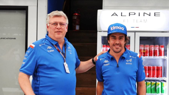 Alonso: Le dije a todos en Alpine que me iba, menos a Szafnauer
