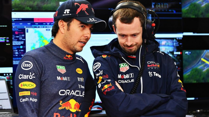 "Si Checo se queja en Red Bull, no importa; si Verstappen lo hace, se arregla"