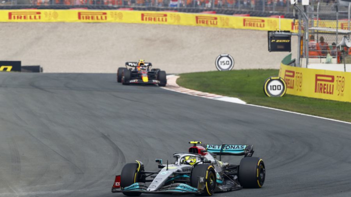 VIDEO: El épico duelo entre Checo Pérez y Lewis Hamilton en Zandvoort