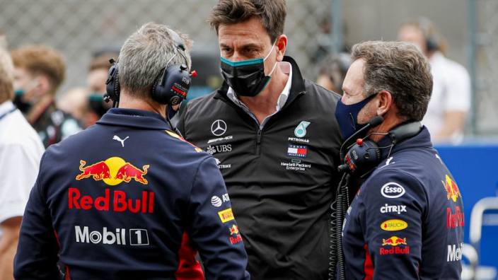 Red Bull turn defence into attack over Mercedes front wing