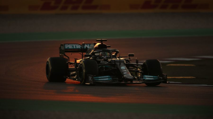 Hamilton cruises in Qatar to close gap to Verstappen but tyre failures strike