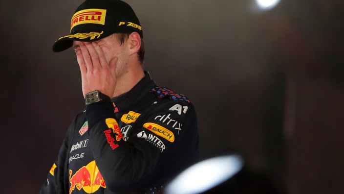 Verstappen uit kritiek op FIA: "Wat er vandaag is gebeurd, is ongelooflijk"