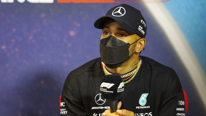Hamilton zet concurrentie op scherp: "Zit veel aan te komen"