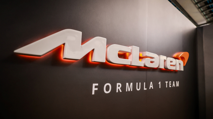 McLaren star signs for rival F1 team in official announcement