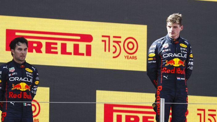 Boardradio Verstappen na zege in Spanje: "Dank Perez, een fantastische teamgenoot"