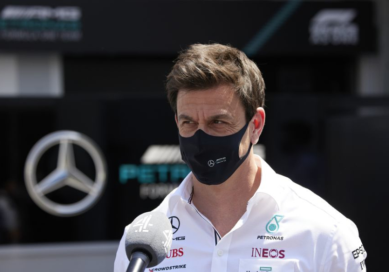 Popov haalt uit naar Toto Wolff en 'dubbele standaarden': "Begint lachwekkend te worden"