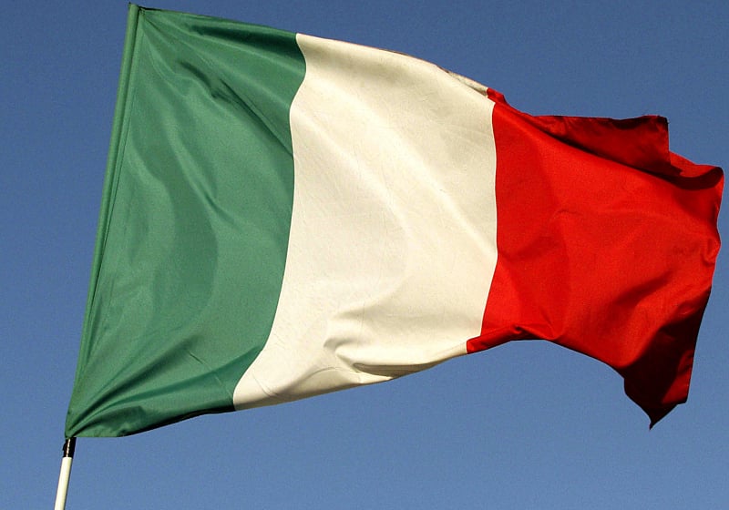 Groot onderzoek naar escortnetwerk: vijftig Serie A-spelers én F1-coureur betrokken