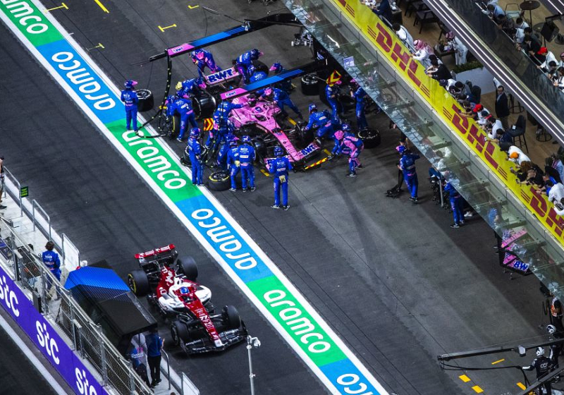 Alfa Romeo has "upper hand" over Alpine - Bottas