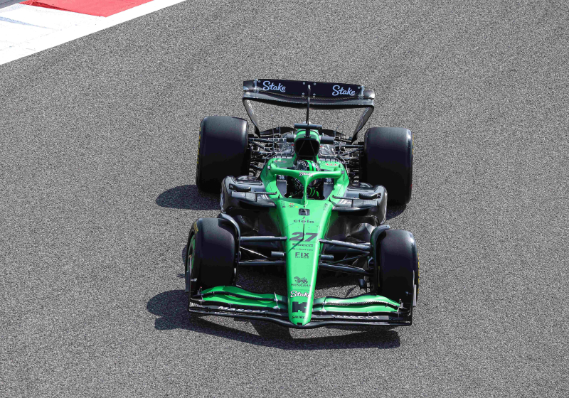 LIVE (gesloten) | De eerste F1-testdag in Bahrein: Norris eerste voor Russell, extra uur in middagsessie