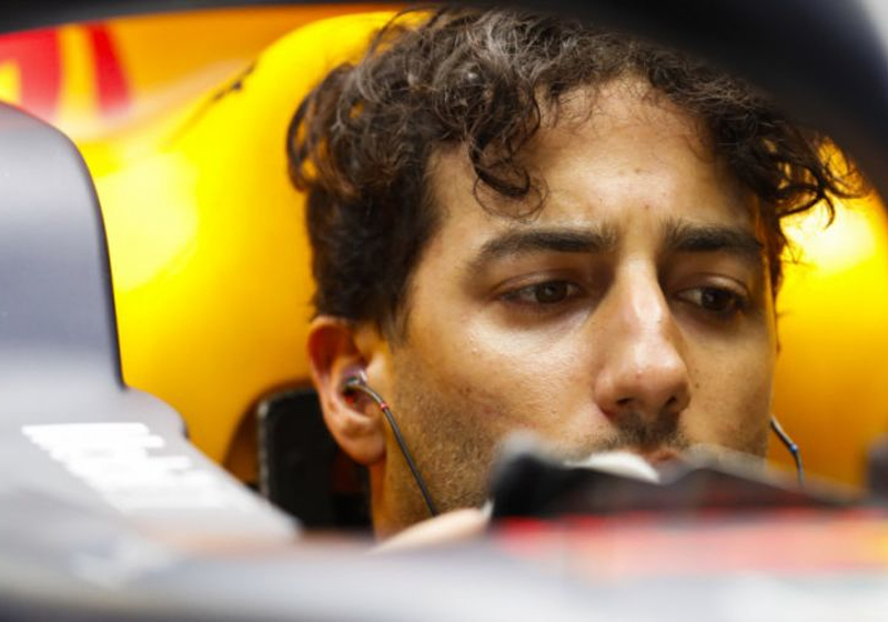 Ricciardo PUNCHES hole in wall after COTA DNF