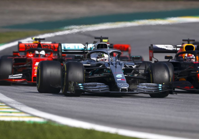 Mercedes over favorietenrol: "Datzelfde geldt ook voor Ferrari en Red Bull"
