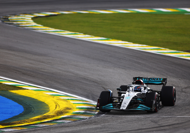 Russell domineert in Brazilië, Verstappen zesde na botsing met Hamilton