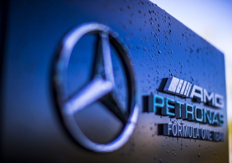 Ludieke EK-grap van Mercedes valt niet in de smaak: 'Denken jullie dat dit grappig is?'