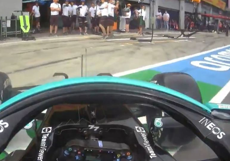 VIDEO: Bizarre spin Bottas in pitstraat, wedstrijdleiding gaat incident bekijken