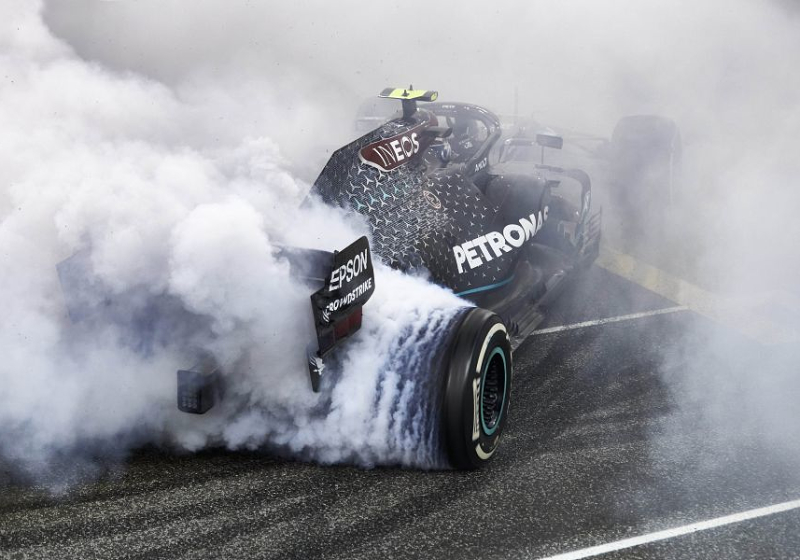 Mercedes 'under pressure' to hit target with "one-shot" PU upgrade