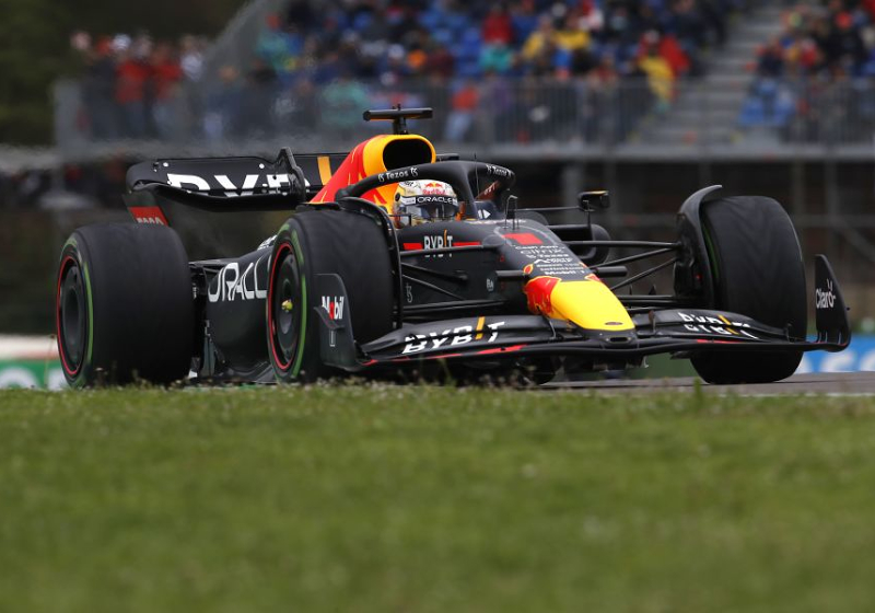 Verstappen relief after "hectic" Imola pole