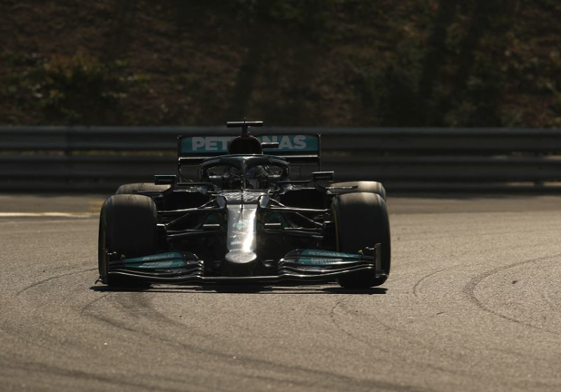 Duitse media: 'Red Bull Racing vermoedt dat Mercedes in grijs gebied opereert'