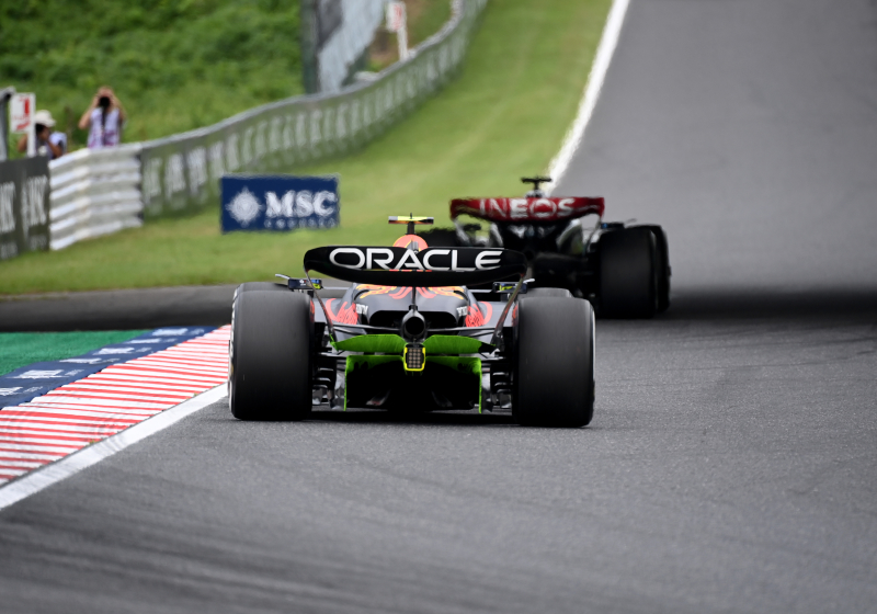 Checo Pérez luce en la FP3 del Gran Premio de Japón
