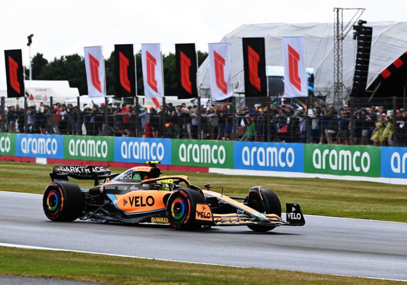 VIDEO: El problema de McLaren para cambiar una llanta de Lando Norris