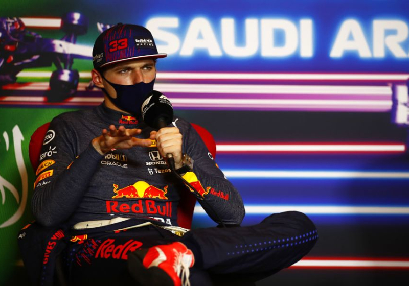 Verstappen gaat rijstijl niet aanpassen na straffen GP Saoedi-Arabië