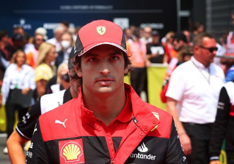 Sainz reageert op Vasseur als nieuwe Ferrari-teambaas: "We moeten hem tijd geven"