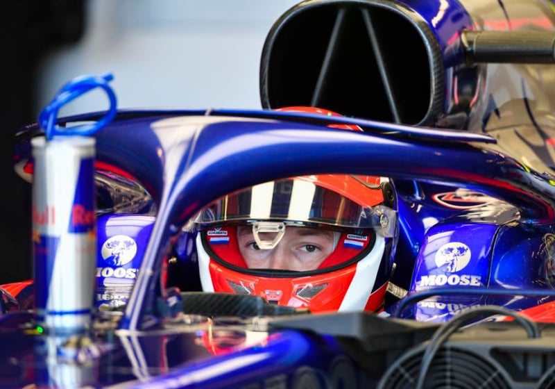 Kvyat gaat door het lint richting stewards: "F*ck, bullshit, onacceptabel, f*ck dat!"