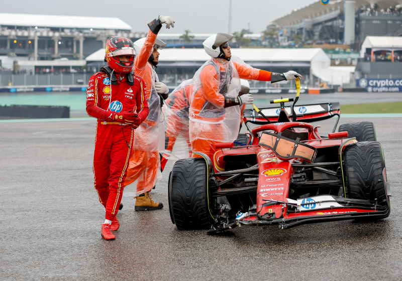 Sainz, en PROBLEMAS con la FIA