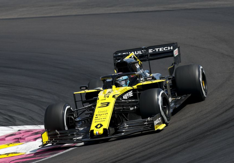 Ricciardo working harder than ever to make Renault competitive