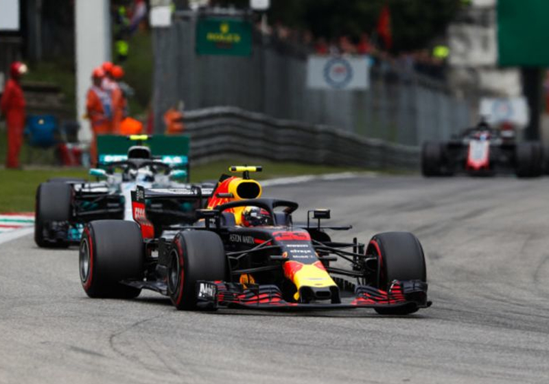 Max Verstappen: "Bottas weet in ieder geval hoe de achterkant van mijn auto eruitziet"