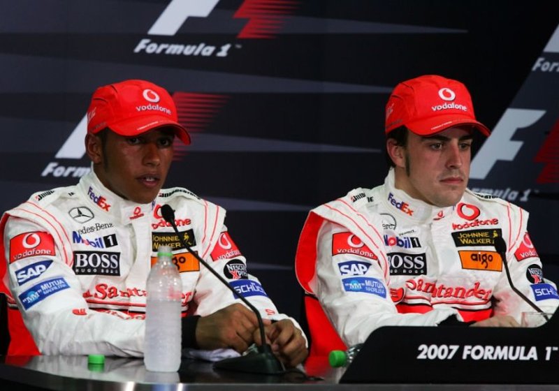 Alonso wants a chance to probe Hamilton 'weak points'