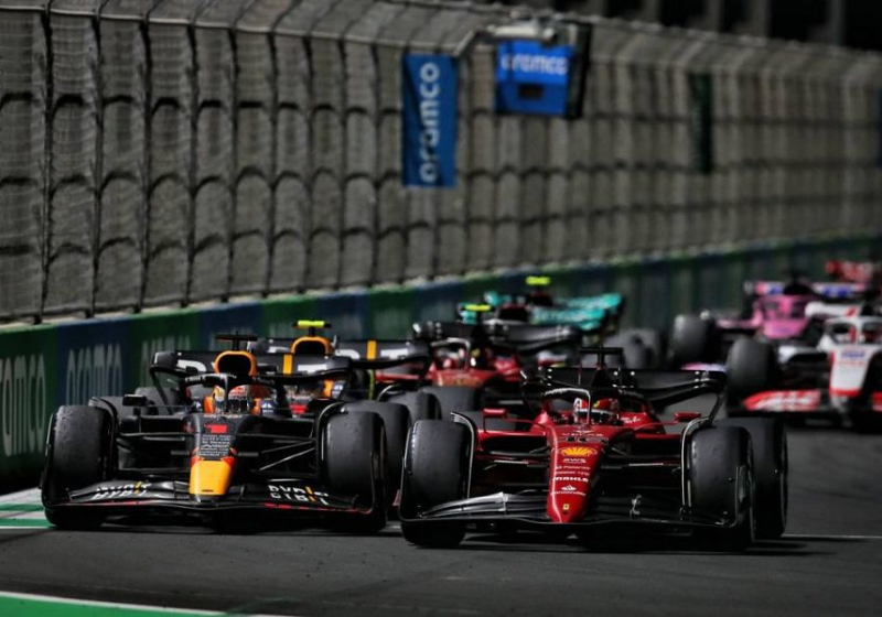 FIA legt strategische safety car-herstart Verstappen aan banden