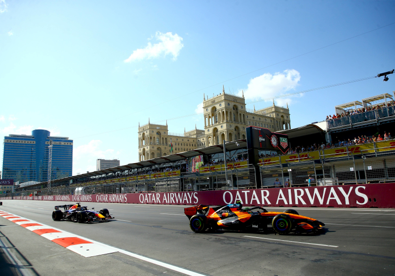X reageert op race in Bakoe: "Waarom in hemelsnaam geen safety car?!"