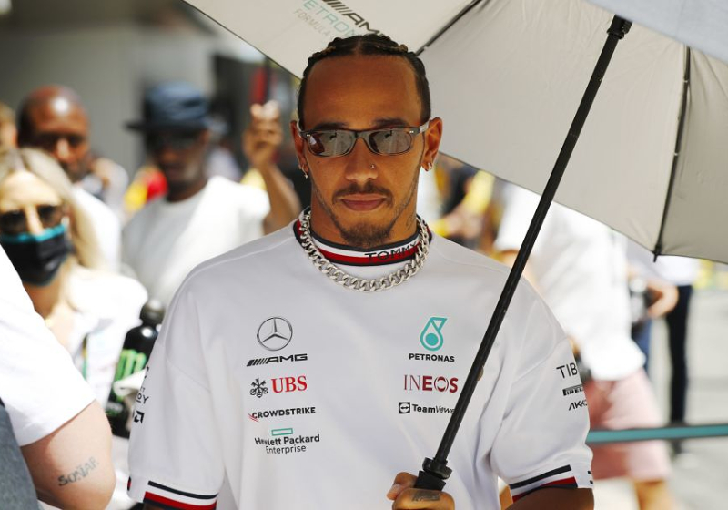 Hamilton onthult hartverscheurende inspiratie voor comeback tijdens Spaanse GP