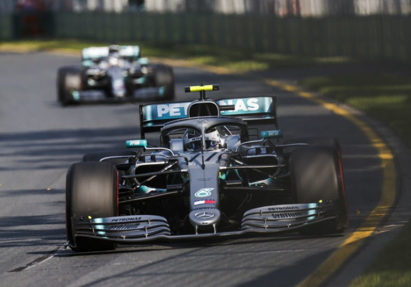 Bottas delivers crushing Melbourne victory as Ferraris fade