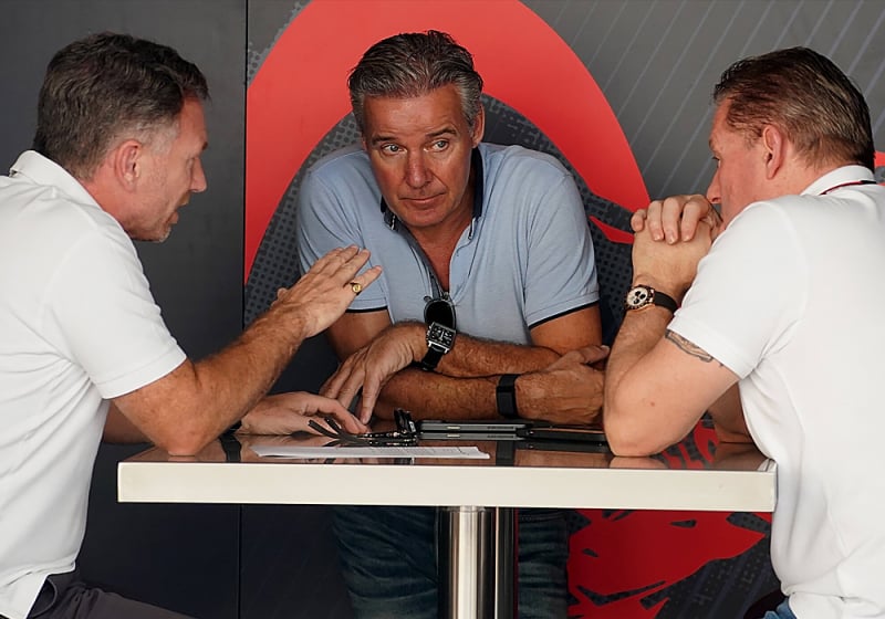 Christian Horner talking with Raymond Vermeulen and Jos Verstappen