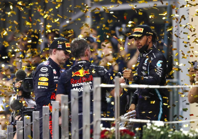 Rapper will.i.am blikt terug op Abu Dhabi 2021: 'Het werd zomaar van Hamilton afgepakt'