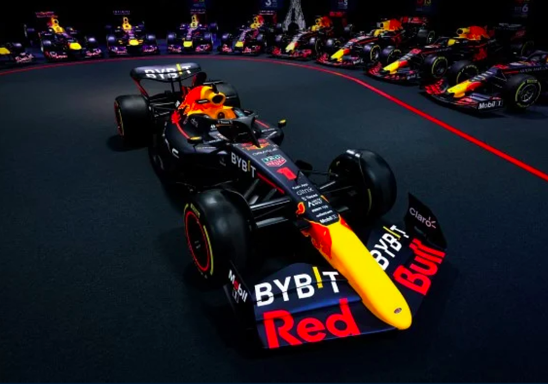 Red Bull toont kijkje achter de schermen van lancering RB18