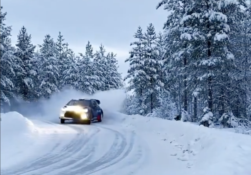 VIDEO: Bottas scheurt keihard door de Lapse wildernis
