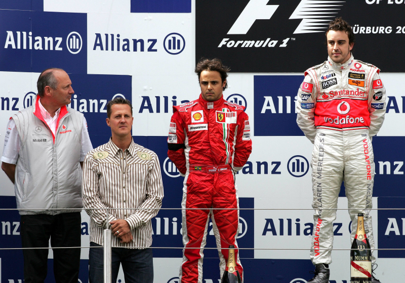 Fernando Alonso, ATACADO por estrella de Ferrari