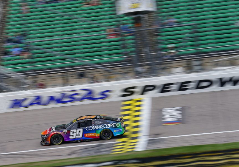William Byron se lleva el FanShield 500 de Nascar; Daniel Suárez, lugar 22