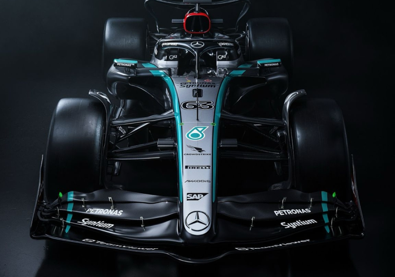 Fans reageren op livery W15 Mercedes: valt combinatie zwart en zilver in de smaak?