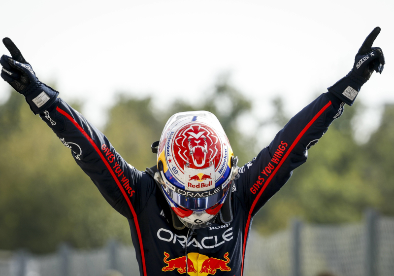 Verstappen domineert en wint op Monza bij opmerkelijke beslissing McLaren