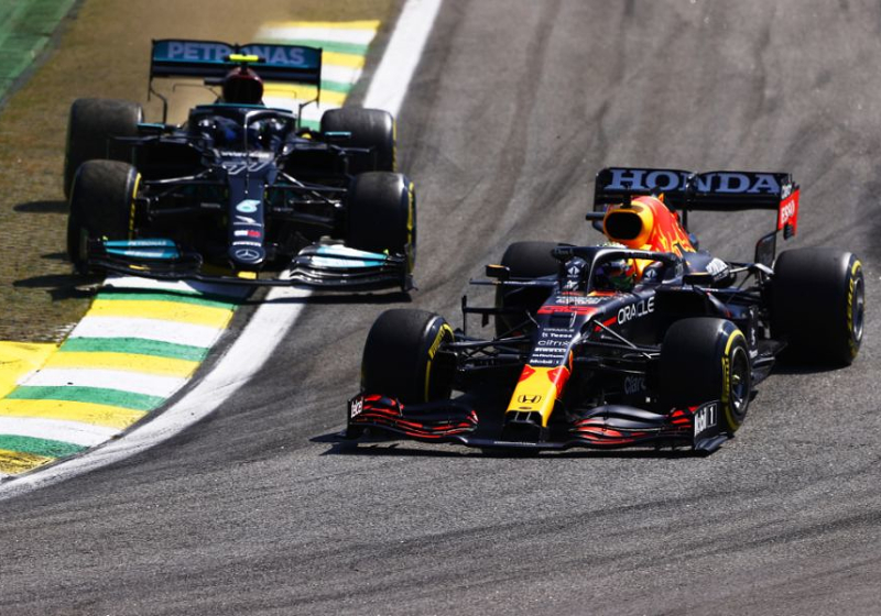 Bottas schaart zich achter uitspraken Verstappen: "We zijn ook racers en hebben respect"