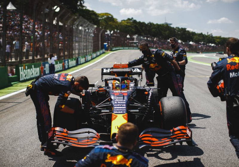 Verstappen en Hamilton staan er alleen voor: ‘Pérez te langzaam’, Bottas helpt niet’