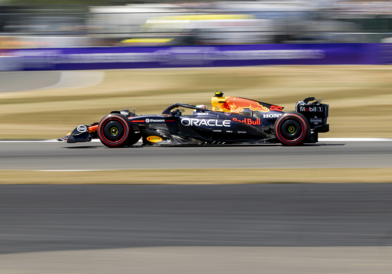 Red Bull-coureur ziet F2-titel door de vingers glippen door diskwalificatie: "Gaan het onderzoeken"