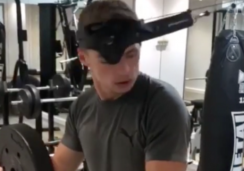 IN BEELD: Max Verstappen bereidt zich fysiek voor op Singapore