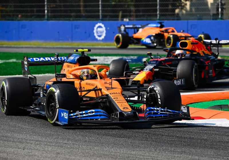 Hamilton: "McLaren kan zich mogelijk in titelgevecht gaan mengen"
